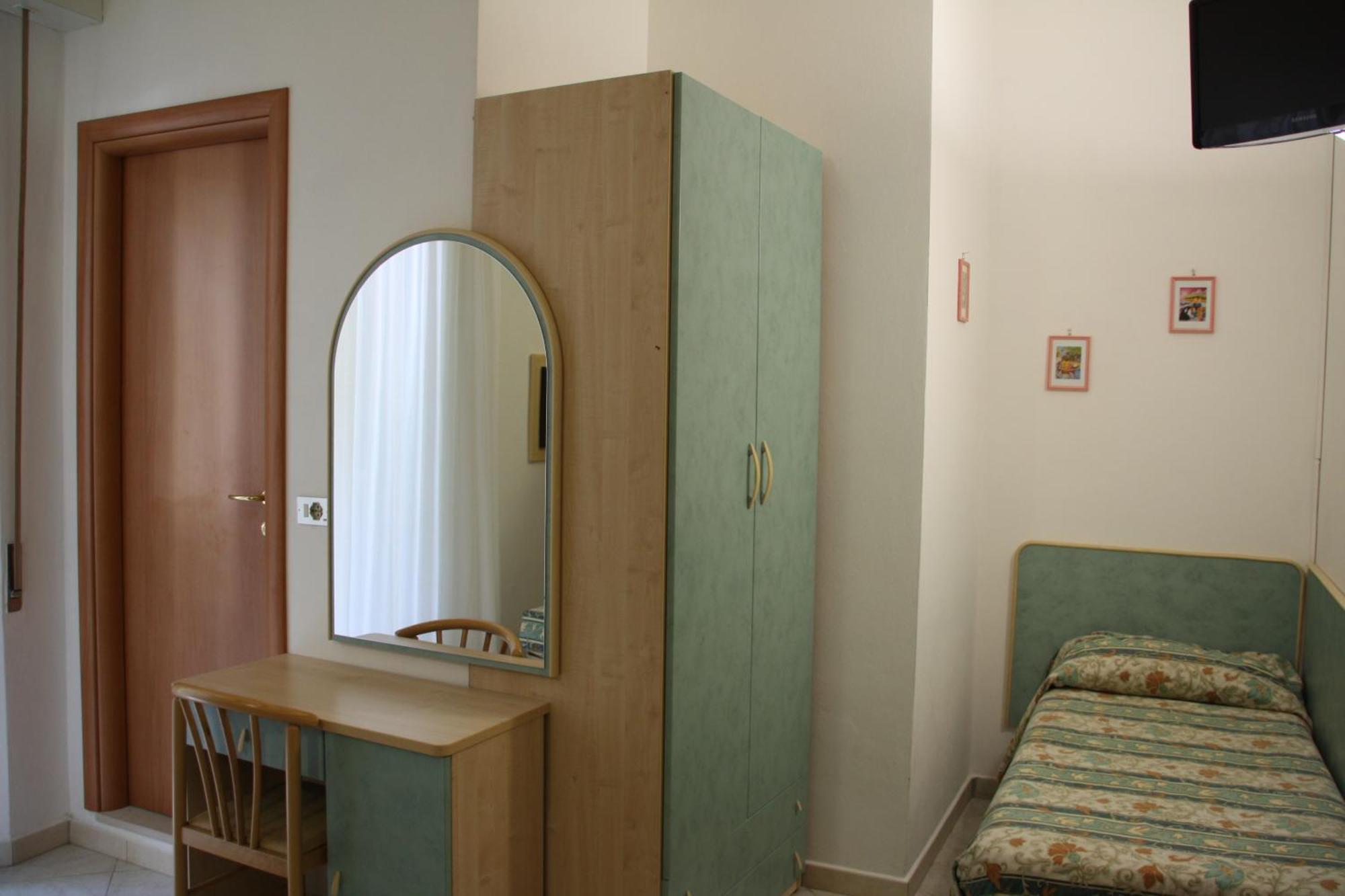 Hotel Flora Bellaria-Igea Marina Bilik gambar