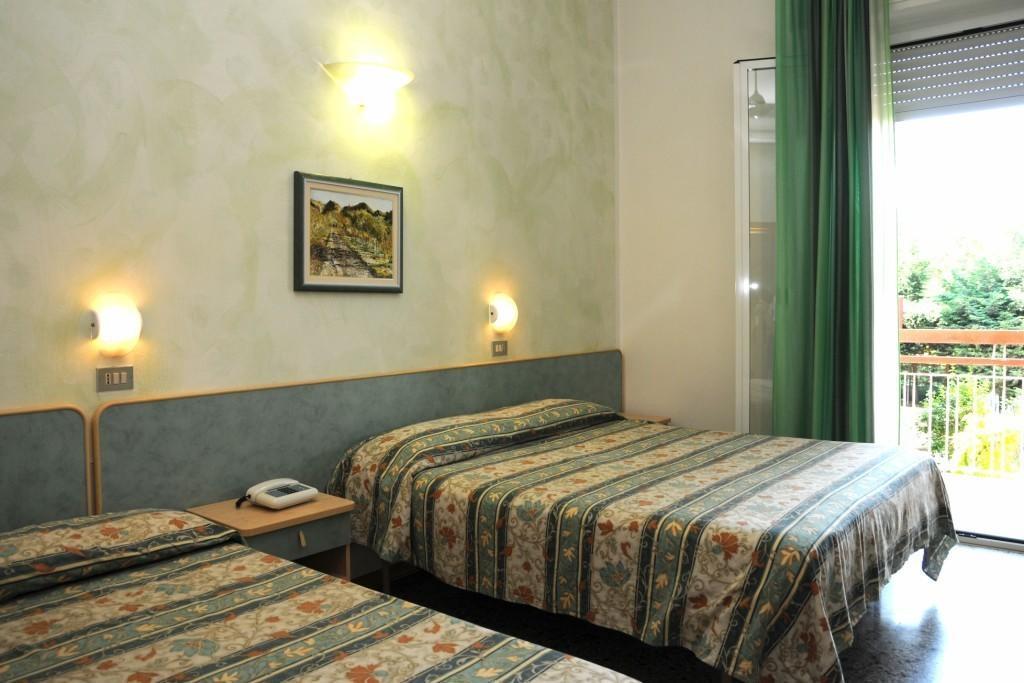 Hotel Flora Bellaria-Igea Marina Bilik gambar